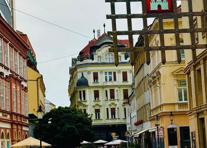 Smack In The Heart Of Old Town Appartement